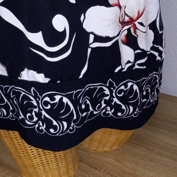 White House Black Market SIgnature Knits Womens Black and White Floral Halter - Picture 2 of 6